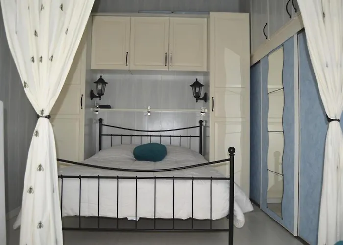 Grande Bleue - T1 Cab Mezz 5 Couchages Port Mae-6184 * לאוקאט
